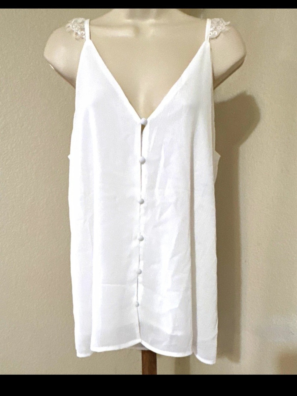 Women’s White Solid Polyester Camisole Tank M Lace Buttons Adjustable